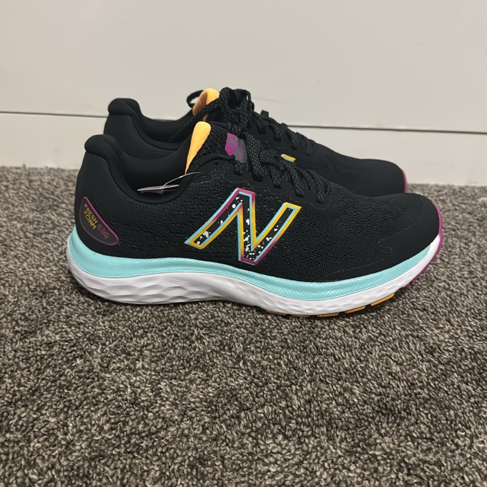 New Balance Fresh Foam - Picture 4 of 6